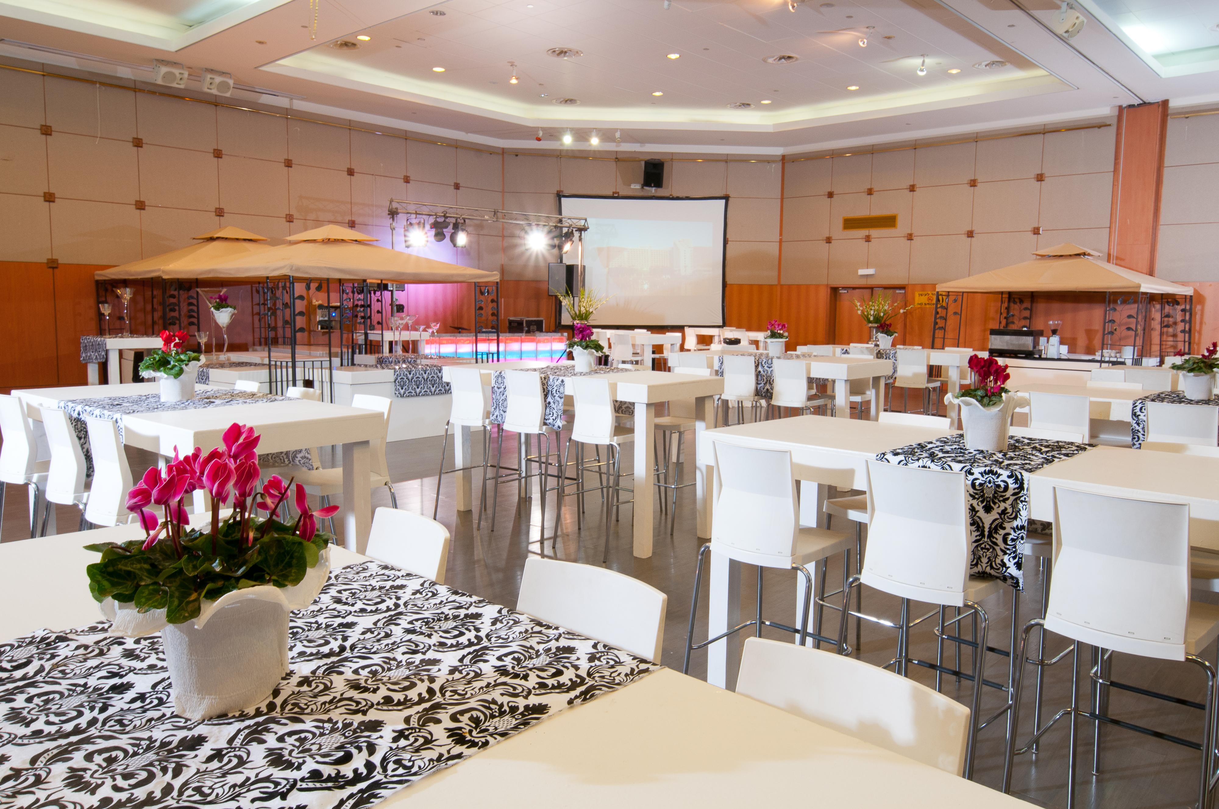 Leonardo Club Hotel Dead Sea Neve Zohar Exteriér fotografie The interior of the Student Union