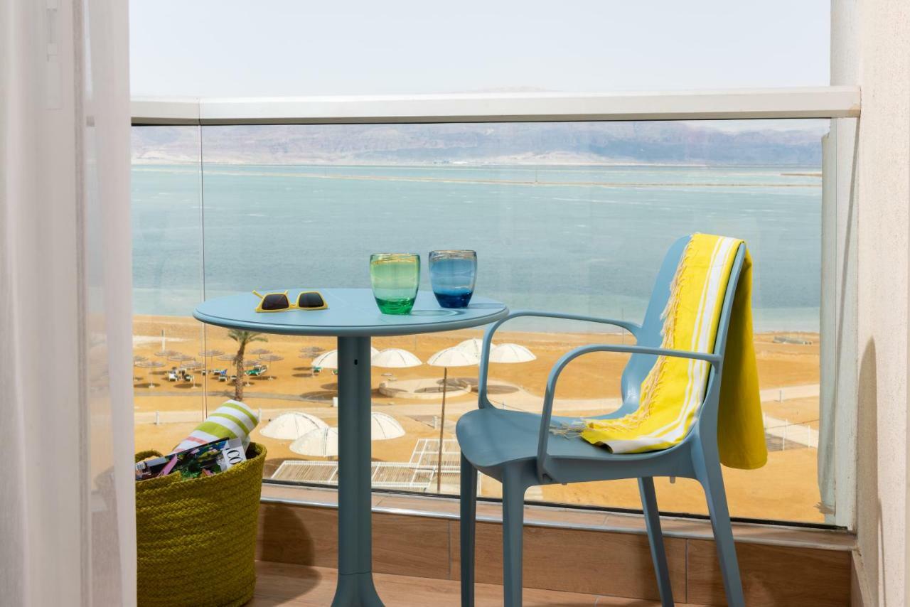Leonardo Club Hotel Dead Sea Neve Zohar Exteriér fotografie View of the Dead Sea from the Dead Sea Spa Magdiel